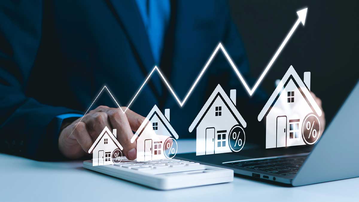 Colorado’s-Population-Growth-image Person analyzing real estate market trends